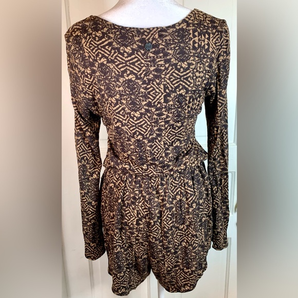 Billabong One Piece Stretchy Low Cut Brown Pull-on Romper - Picture 7 of 9